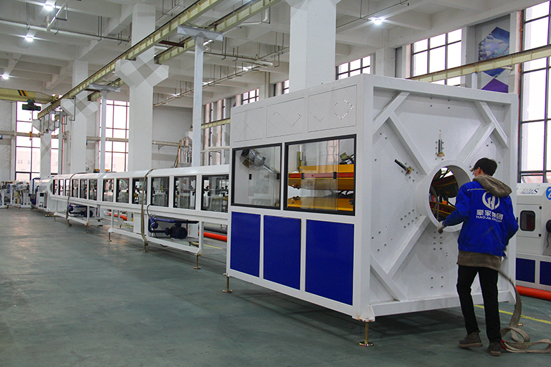 豪家管业新增一条全新400PE给水管生产线